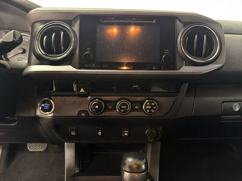 Used 2016 Toyota Tacoma TRD Off-Road w/ Towing Package RWD image 21