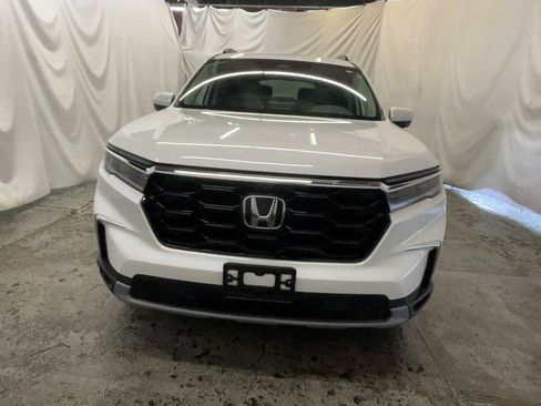 Used 2025 Honda Pilot Elite image 15