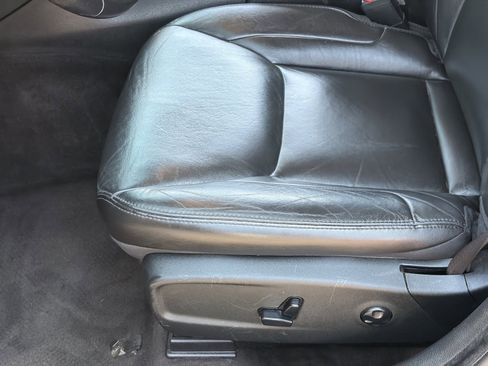 Used 2018 Chrysler 300 Touring L RWD image 19