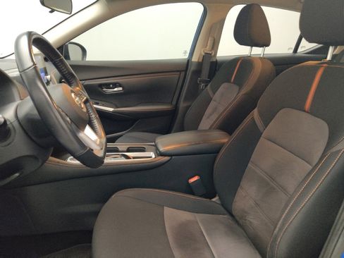 Used 2022 Nissan Sentra SR w/ Lighting Package FWD image 17