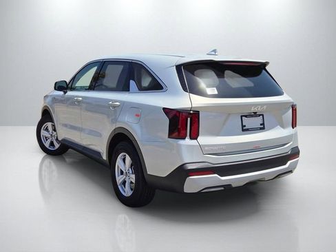 New 2026 Kia Sorento LX FWD image 6