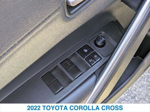 Used 2022 Toyota Corolla Cross XLE w/ Convenience Package AWD/4WD image 13