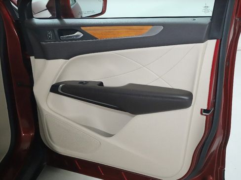 Used 2019 Lincoln MKC Select w/ Select Plus Package FWD image 33