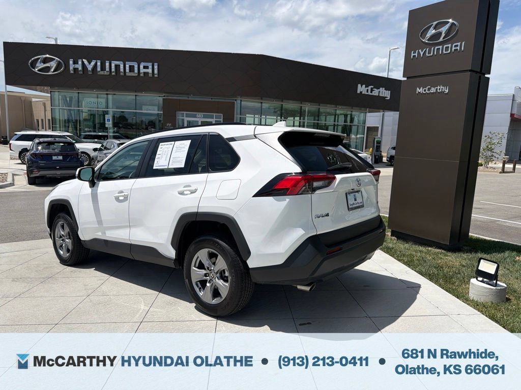 Used 2024 Toyota RAV4 XLE FWD image 12