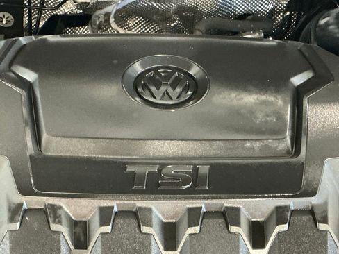 Used 2021 Volkswagen Tiguan SE R-Line image 49