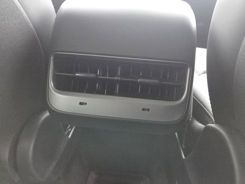 Used 2025 Tesla Model Y Long Range image 14