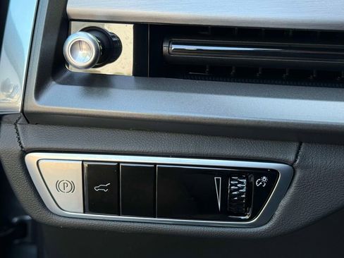Used 2026 Cadillac Vistiq Sport AWD/4WD image 28