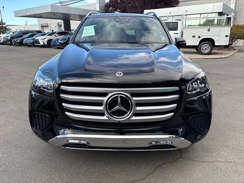 Used 2025 Mercedes-Benz GLS 450 4MATIC image 9