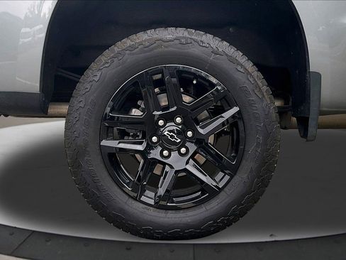 Used 2025 Chevrolet Silverado 1500 LT Trail Boss w/ Convenience Package II AWD/4WD image 37