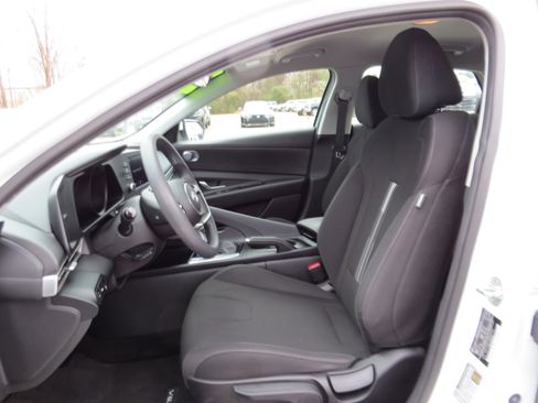 Used 2021 Hyundai Elantra SEL image 13