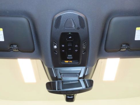 Certified 2025 Porsche Cayenne S AWD/4WD image 33