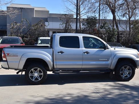 Used 2014 Toyota Tacoma PreRunner w/ SR5 Package image 6