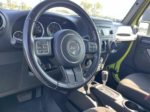 Used 2017 Jeep Wrangler Sport w/ Quick Order Package 24S AWD/4WD image 12