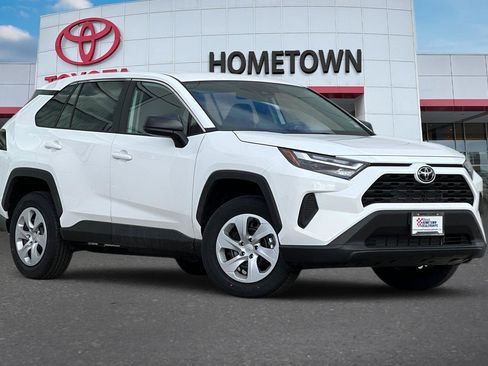 New 2025 Toyota RAV4 LE image 2