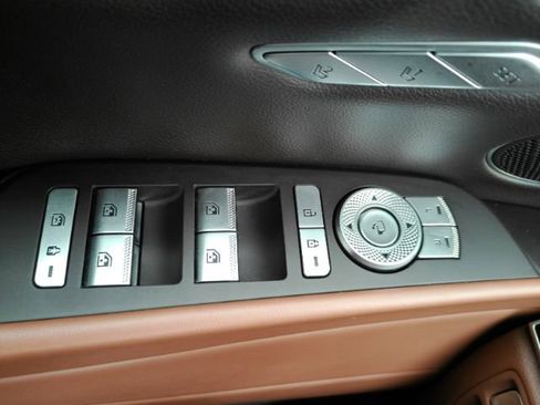 Used 2021 Genesis G80 2.5T image 33