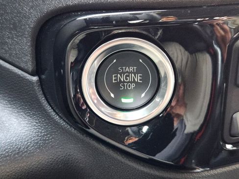 Certified 2026 GMC Sierra 1500 SLT image 18