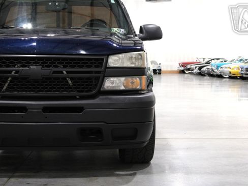 Used 2007 Chevrolet Silverado 1500 W/T RWD image 38