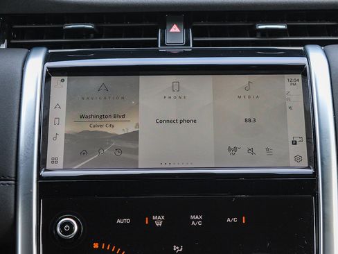 Used 2022 Land Rover Discovery Sport SE image 15