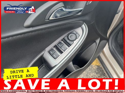 Used 2023 Chevrolet Malibu LT image 12