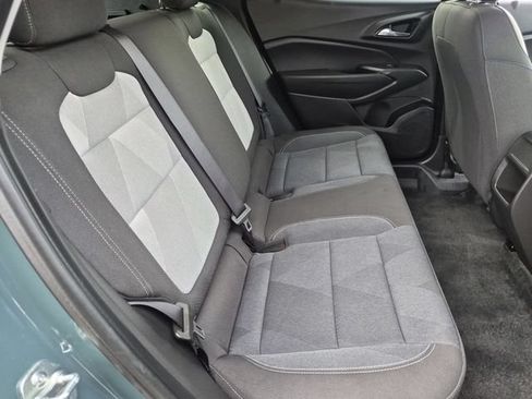 Used 2025 Chevrolet Trax LS FWD image 31
