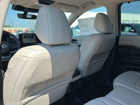 New 2025 Nissan Pathfinder SL w/ Cargo Package image 14
