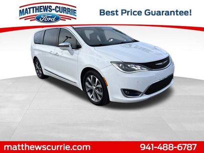 Used 2017 Chrysler Pacifica Limited