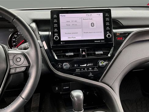 Used 2022 Toyota Camry XSE image 6