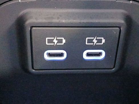 Used 2022 Toyota RAV4 LE image 6