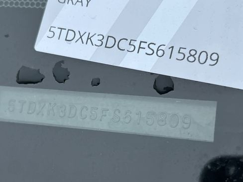 Used 2015 Toyota Sienna SE image 23