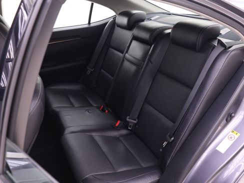 Used 2015 Lexus ES 350 w/ Luxury Package FWD image 13