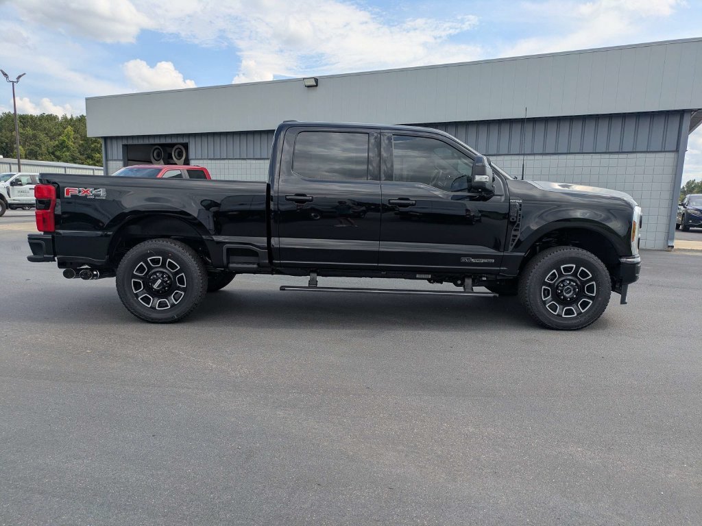 New 2026 Ford F250 Platinum w/ FX4 Off-Road Package AWD/4WD image 25