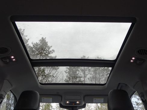 Used 2021 Ford Explorer Sport XLT w/ XLT Sport Appearance Package image 3