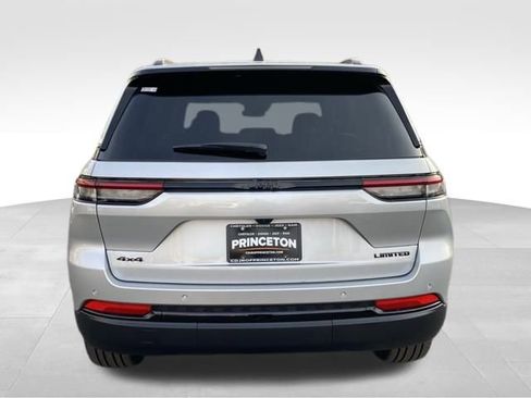 New 2025 Jeep Grand Cherokee Limited w/ Black Appearance Package image 5