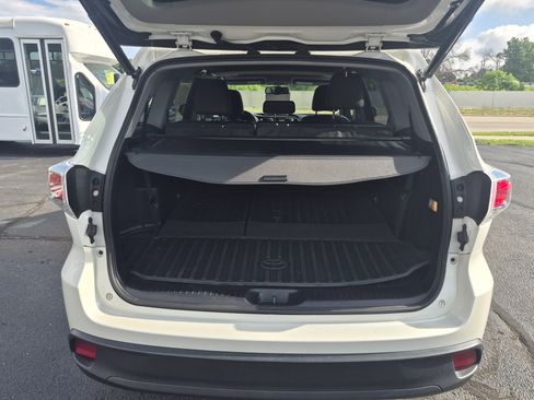 Used 2015 Toyota Highlander XLE AWD/4WD image 11