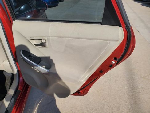 Used 2013 Toyota Prius Two image 8