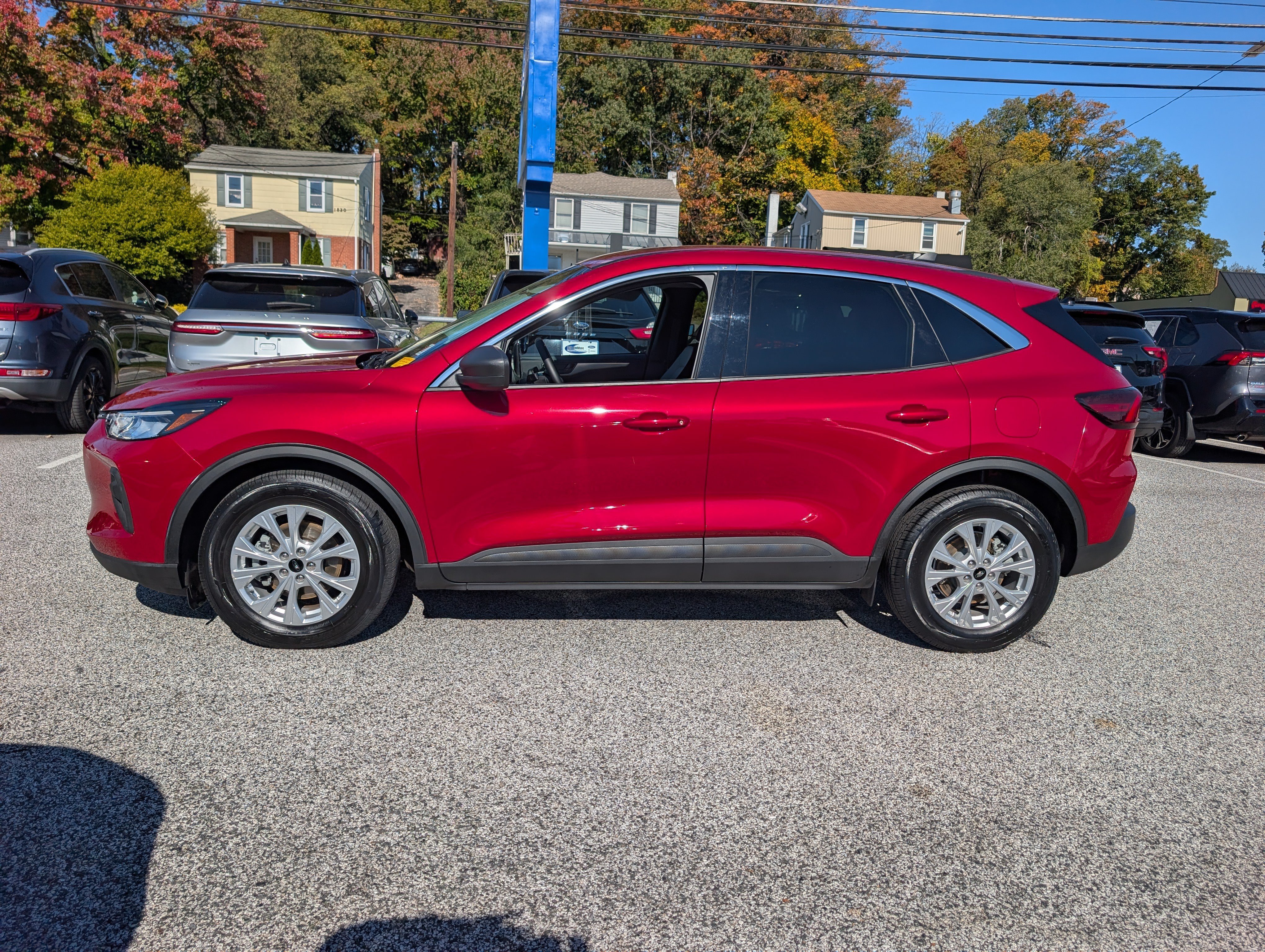 Certified 2023 Ford Escape Active w/ Tech Pack #1 FWD image 3