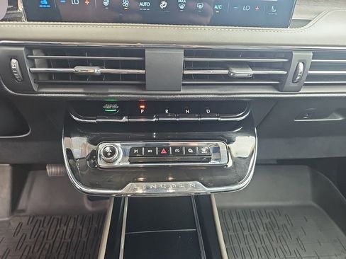 Used 2025 Lincoln Corsair Reserve FWD image 17
