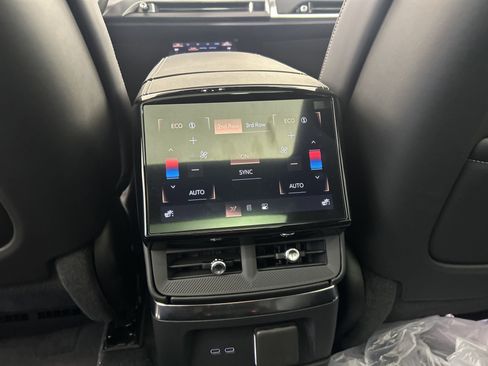 New 2026 Cadillac Vistiq Sport image 41