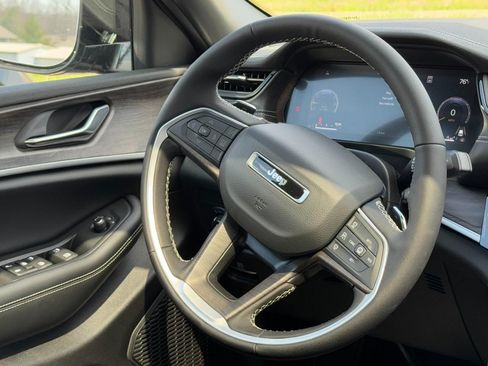 New 2026 Jeep Grand Cherokee Altitude AWD/4WD image 10