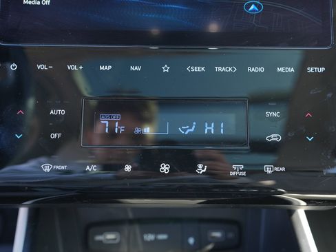 Used 2023 Hyundai Tucson Limited image 12