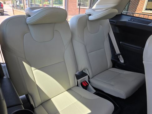 Used 2017 Volvo XC90 T6 Momentum w/ Vision Package AWD/4WD image 13