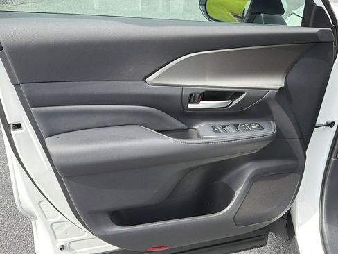 Used 2025 Toyota Grand Highlander FWD image 16