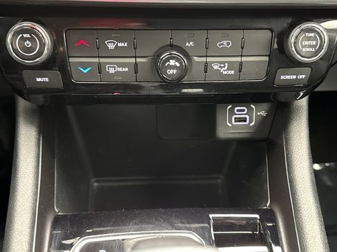 Used 2022 Jeep Compass Latitude AWD/4WD image 15