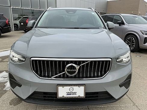 Certified 2025 Volvo XC40 B5 Core image 12
