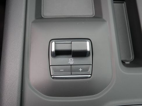 Used 2025 GMC Sierra 3500 Denali w/ Denali Reserve Package image 31