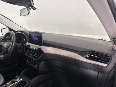 Used 2021 Ford Escape SE image 28