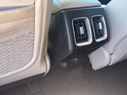 Used 2023 Kia Sorento S FWD image 9