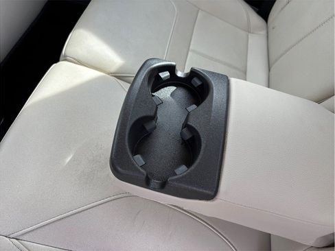 Used 2015 Ford Focus Titanium FWD image 34