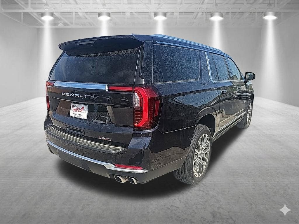 Used 2026 GMC Yukon XL Denali w/ Sun & Power Step Package AWD/4WD image 3