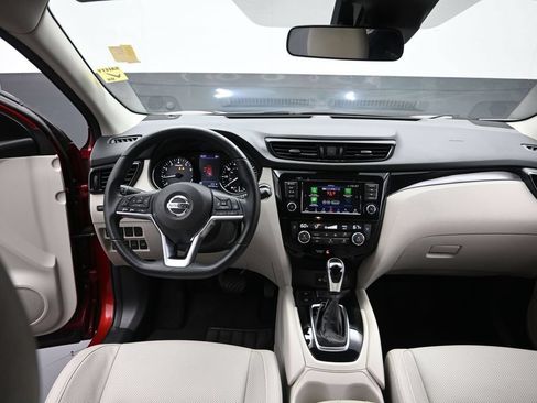 Used 2021 Nissan Rogue Sport SL FWD image 18
